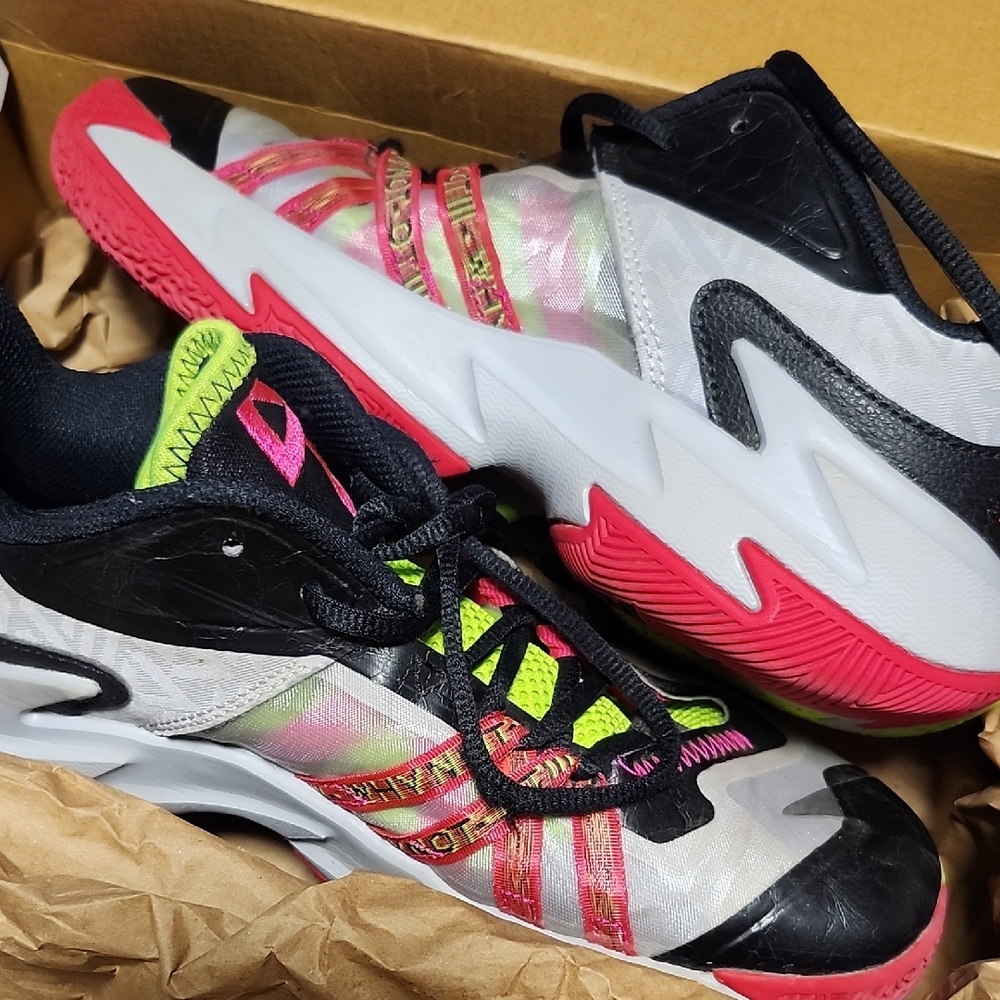Big Kids Black and Pink Athletic Shoes